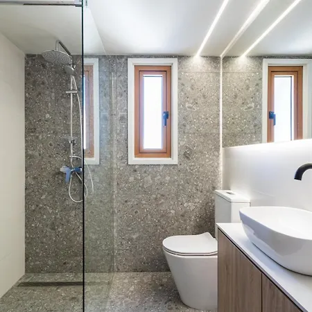 公寓 Stylish Central Apartment • City Views • Prime Location • Parking *