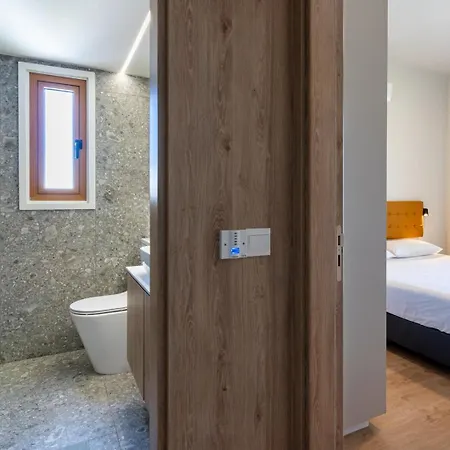 Appartement Stylish Central Apartment • City Views • Prime Location • Parking *