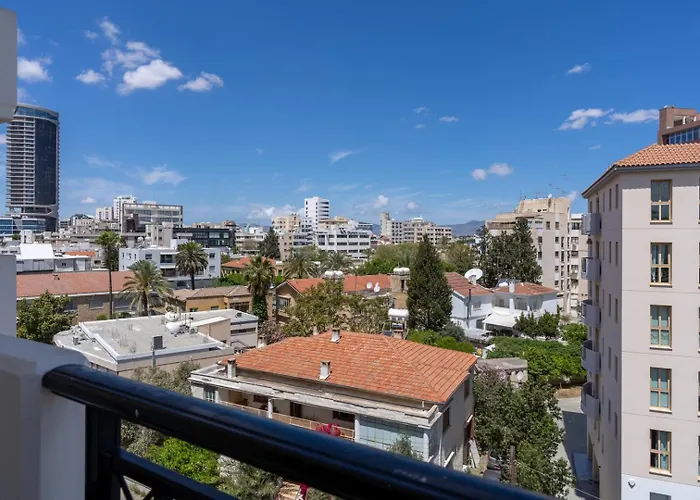 Stylish Central Apartment • City Views • Prime Location • Parking Apartment