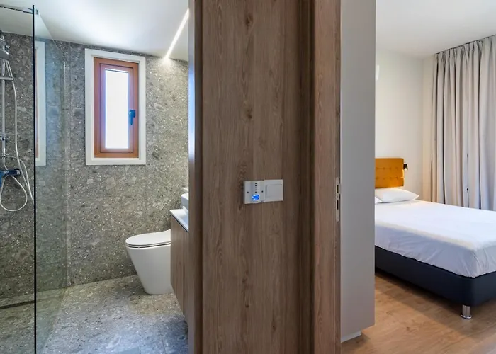 アパート Stylish Central Apartment • City Views • Prime Location • Parking *