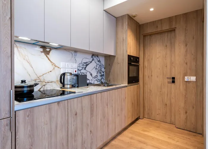 Apartamento Stylish Central Apartment • City Views • Prime Location • Parking